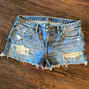 Women’s Frayed Denim Shorts